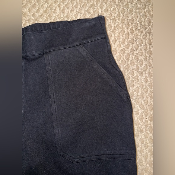 SPANX Women's The Perfect Pant
Jogger SIZE: Medium - Picture 7 of 13